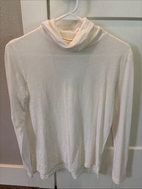 Madewell women’s  Cream Long-Sleeve Lightweight Turtleneck top